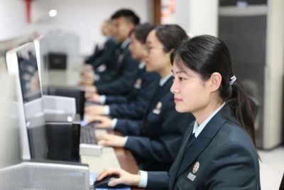 2025年军队文职人员公开招考调整报名岗位计划的公告